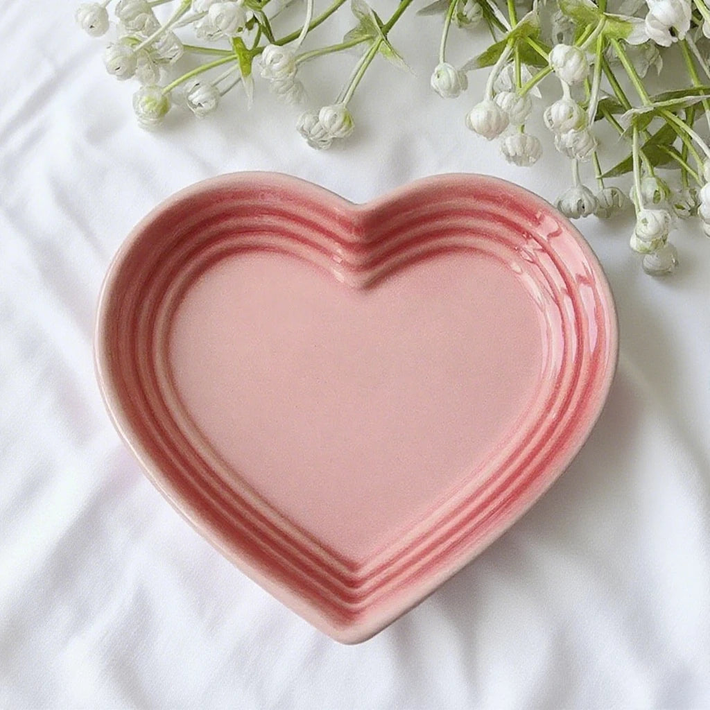 Ceramic Heart-Shaped Food Dish - 1ct