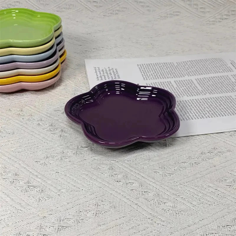 Shallow Ceramic Ridged Blossom Food Dish- 1ct