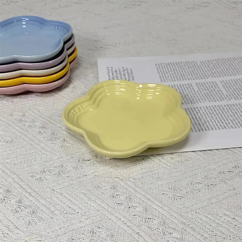 Shallow Ceramic Ridged Blossom Food Dish- 1ct