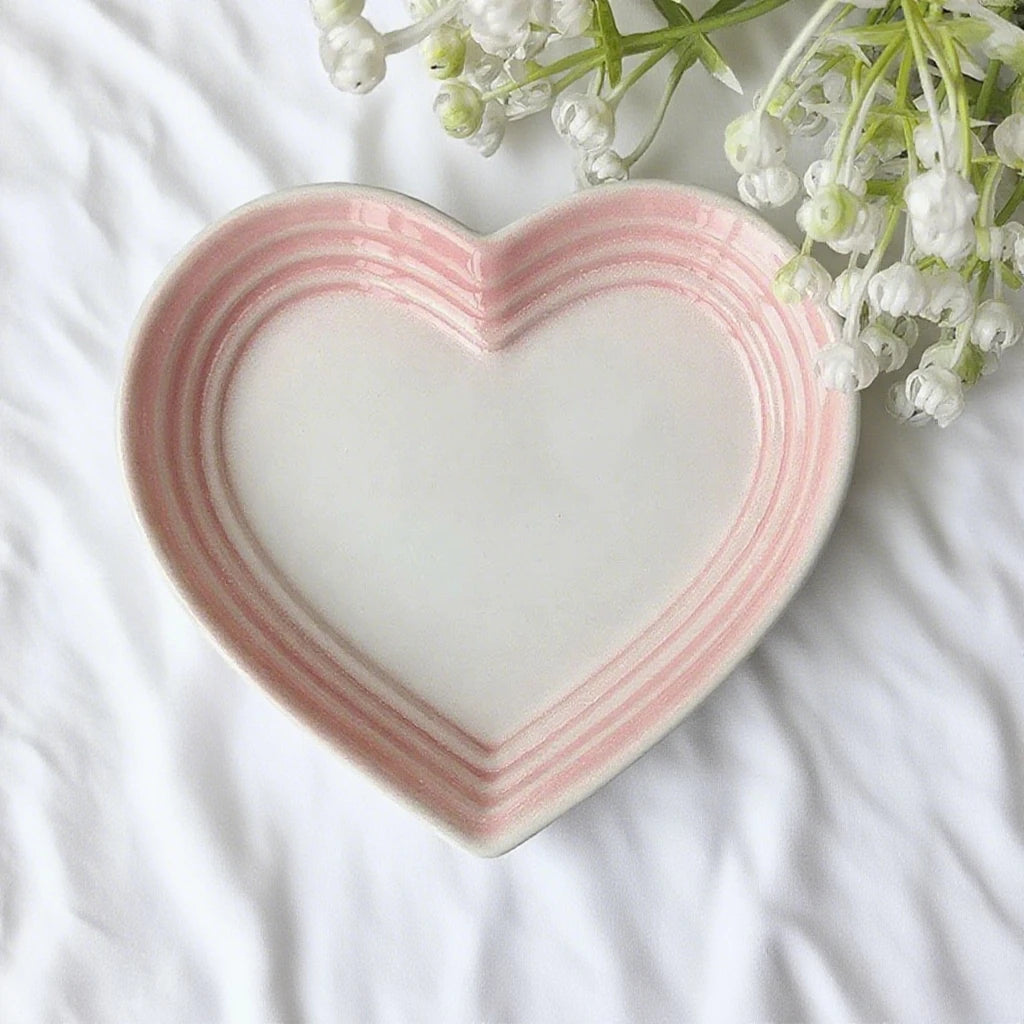 Ceramic Heart-Shaped Food Dish - 1ct