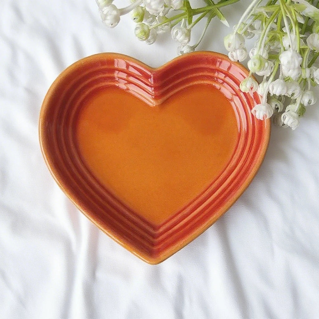 Ceramic Heart-Shaped Food Dish - 1ct