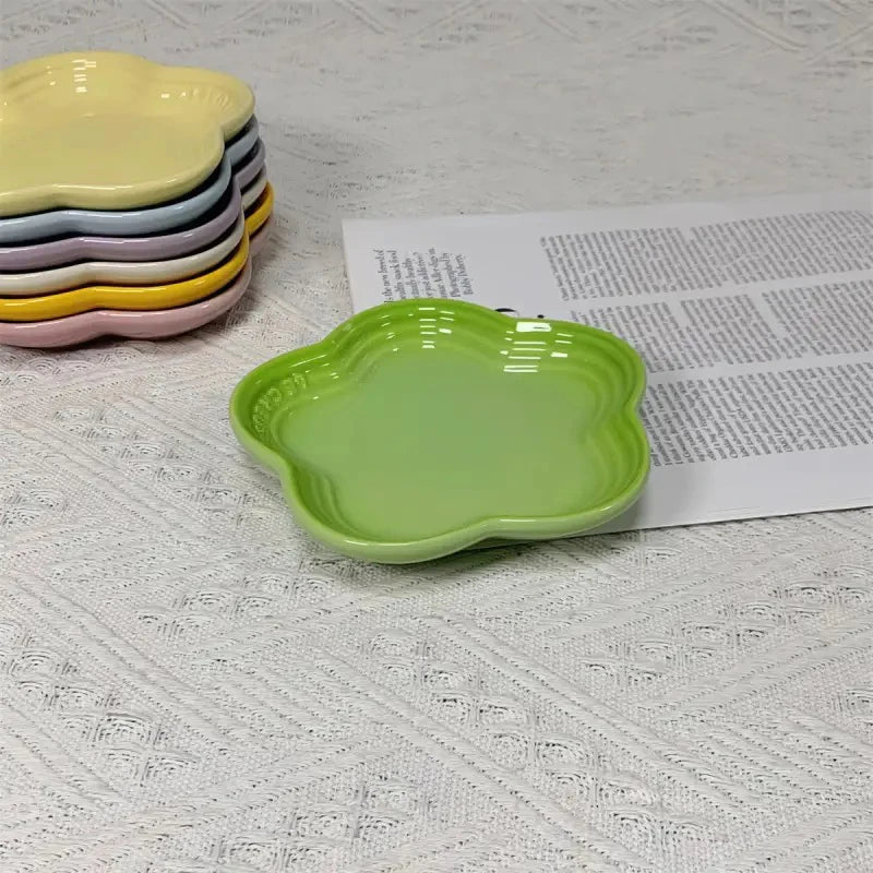 Shallow Ceramic Ridged Blossom Food Dish- 1ct